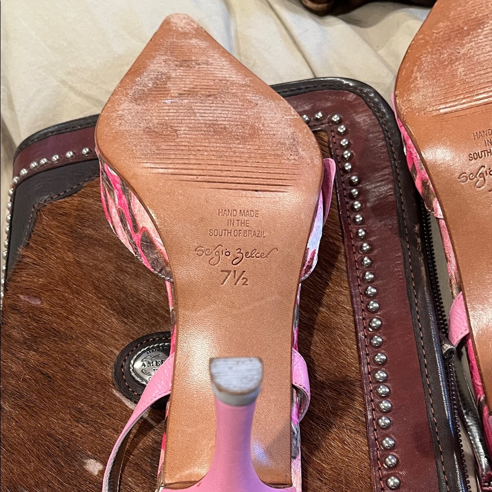 Sergio Zelcer Vibrant Pink Heels with Bow - Picture 5 of 5